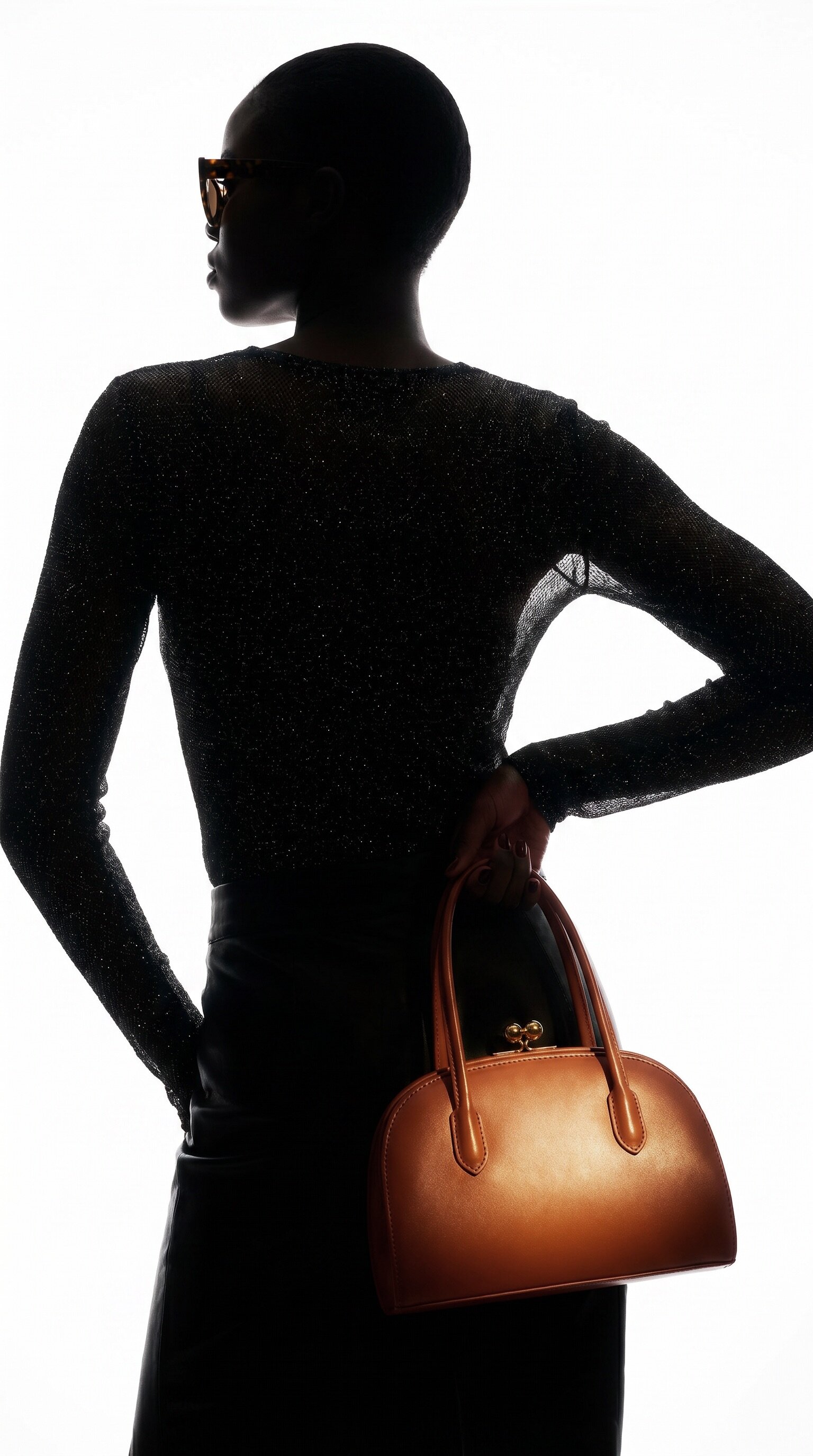Leather Tote AI 비주얼