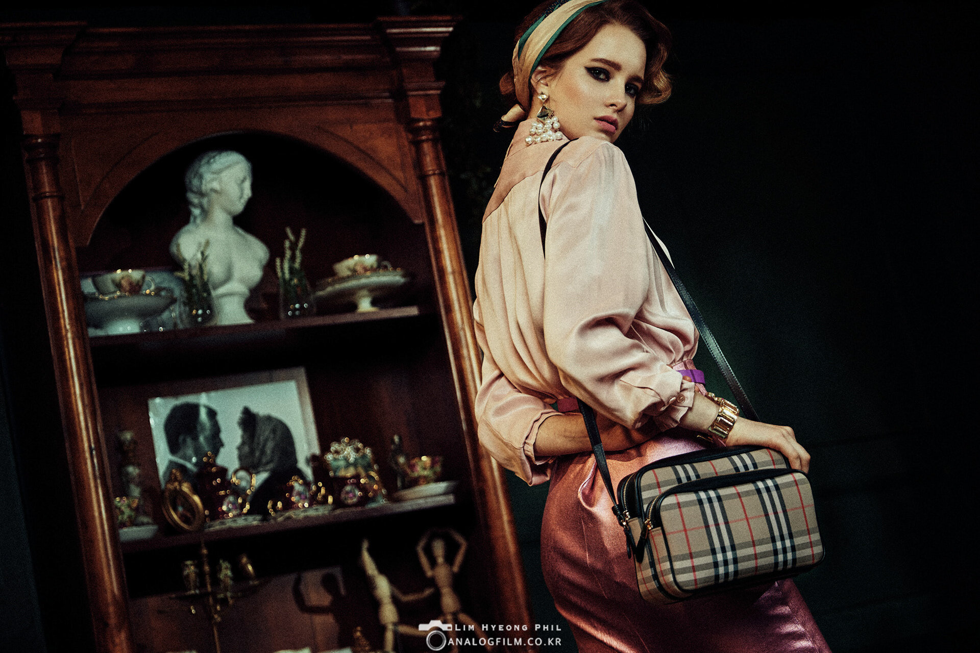 Burberry V2 패션 화보 03